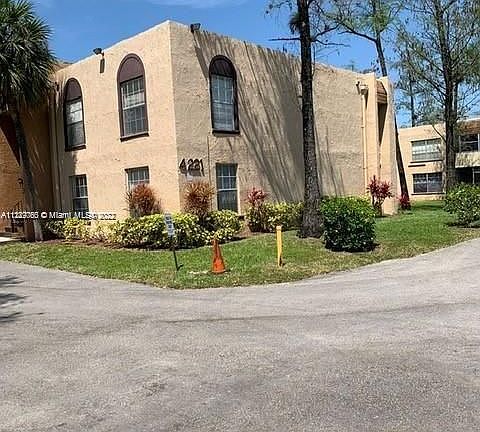 3rd image of 4221 NW 19th St APT 296