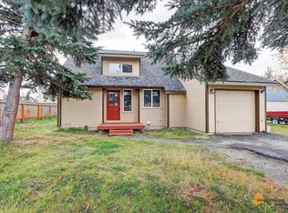 1240 W Woodstock Dr, Palmer, AK 99645