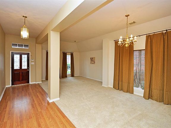 4th image of 10811 Oak Bayou Ln