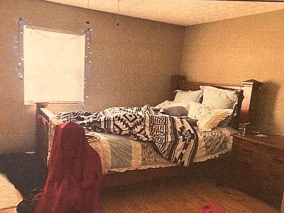 2nd image of 118 Dingess St