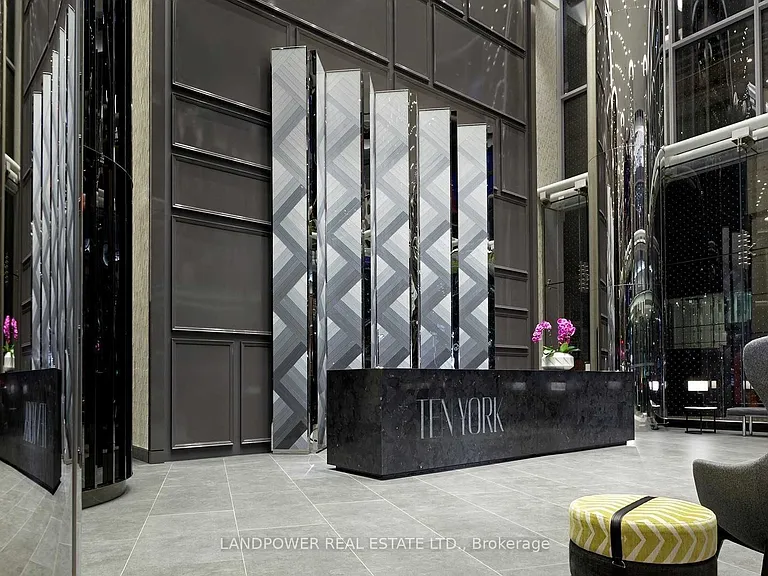 10 York St #3802 — Photo 3