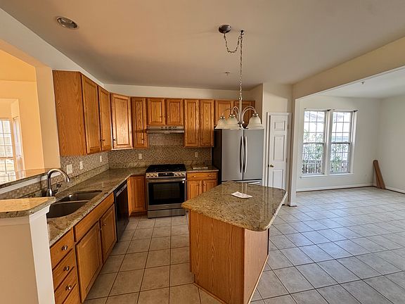 5th image of 13910 Lullaby Rd