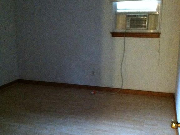 4th image of 2223 Oak St #B