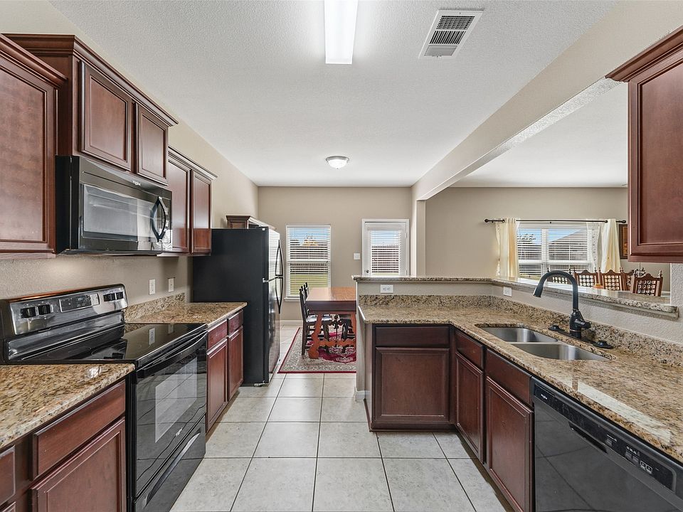 1st image of 137 Kennedy Dr
