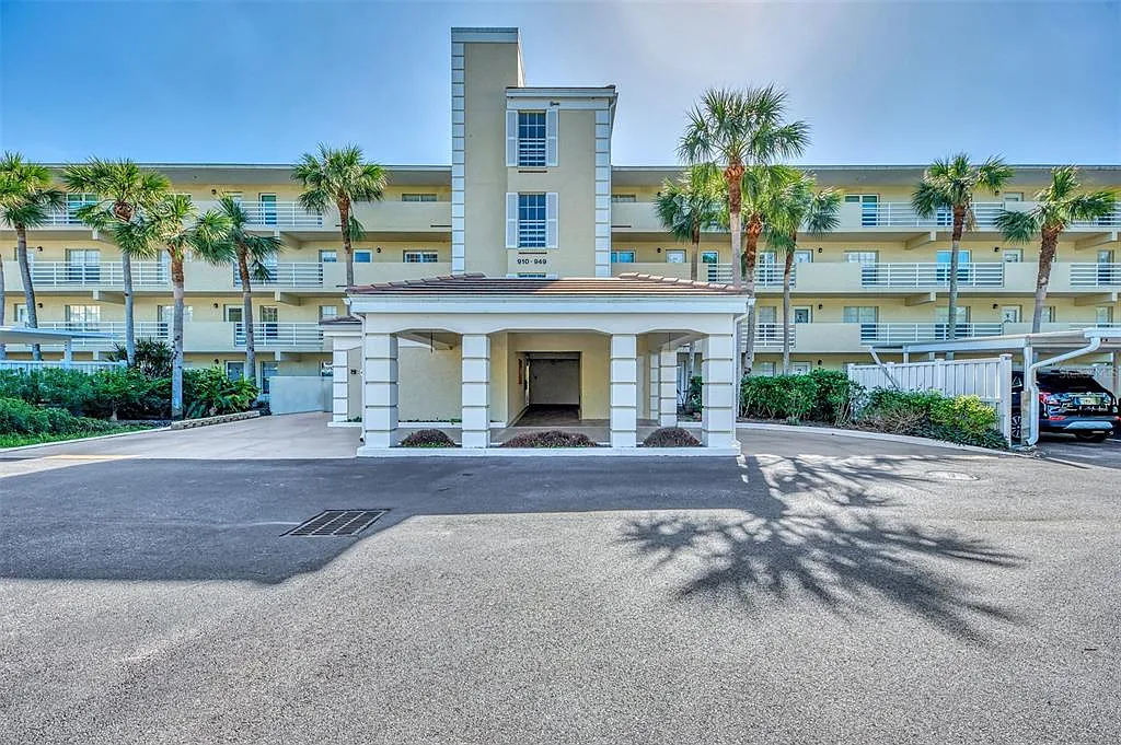 2 bed, 2.0 bath, 997 sqft, $6,000 — Photo 1