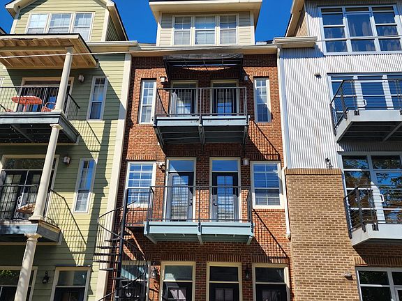 2nd image of 415 Saint Francis St Unit 123