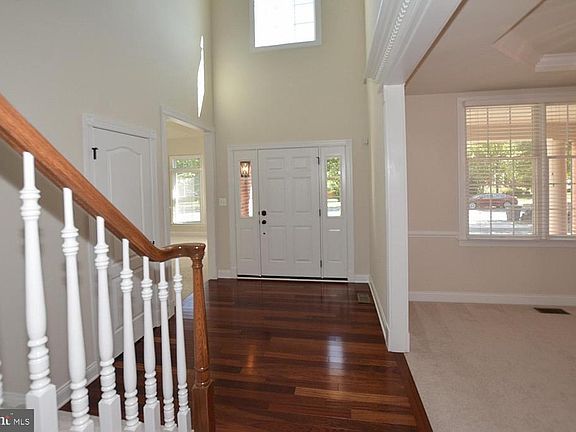 2nd image of 5789 Waterloo Bridge Cir
