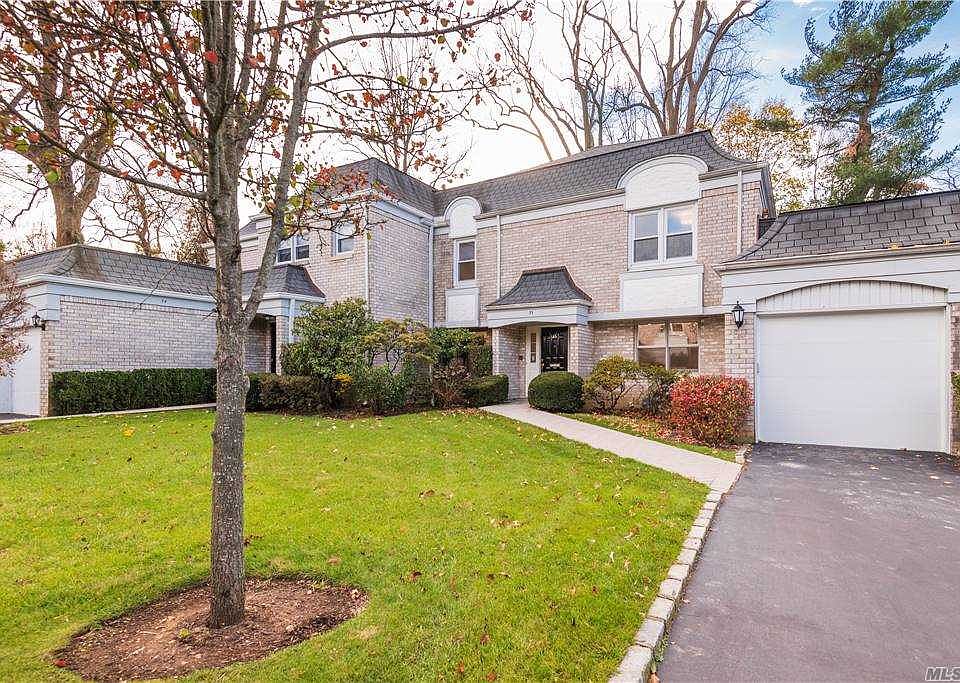 1st image of 35 Fairway Dr