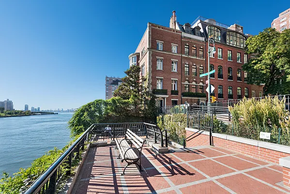 Sold by Douglas Elliman | media 14