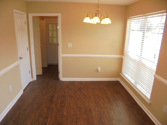 5th image of 92 Mosswood Ct