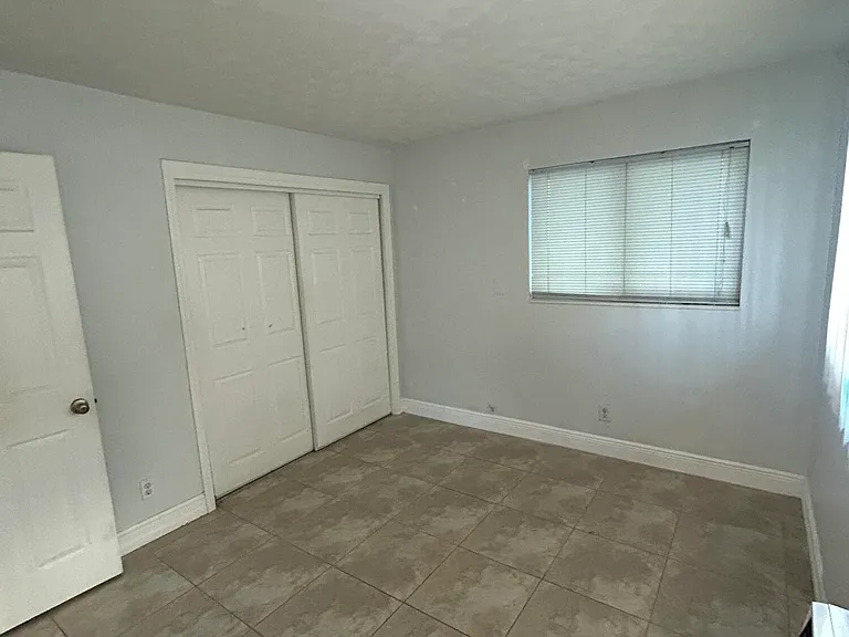 925 NE 17th Ave #1 — Photo 15