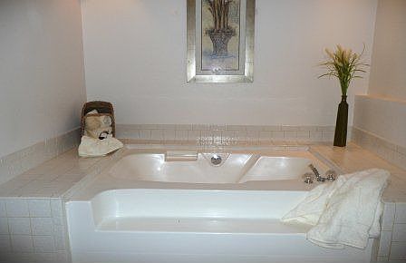 5-Piece Bath with Soaking Tub