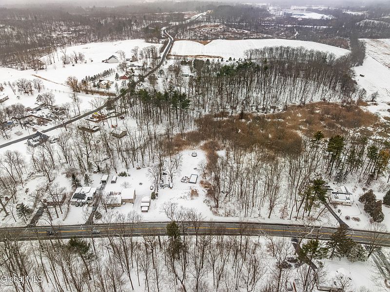 3rd image of 983 River Road