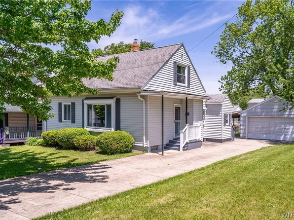 2662 Greenfield Ave, Hamburg, NY 14075