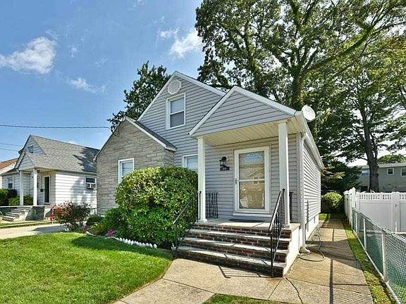 2nd image of 199 Litchfield Ave