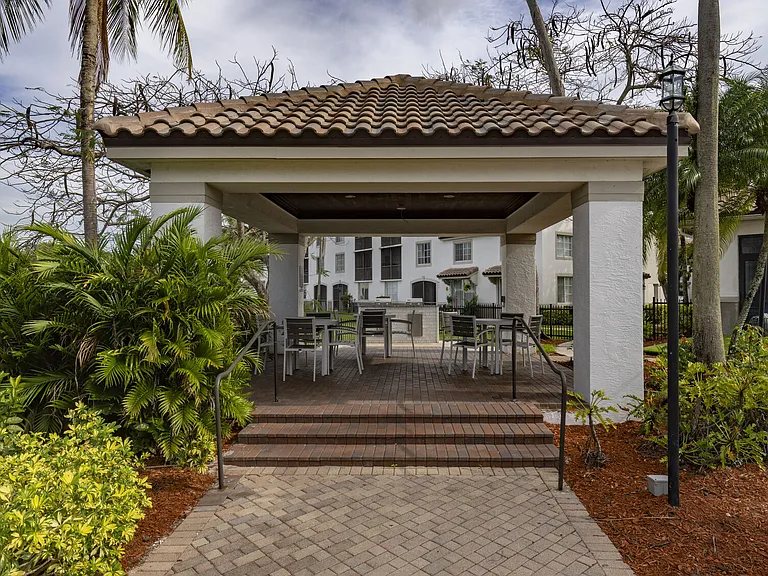 Doral West — Photo 14