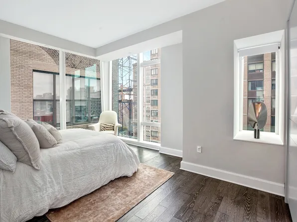 45 East 22nd Street image 6 of 12