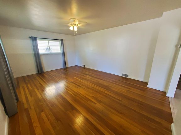 3rd image of 535 W Kent Ave