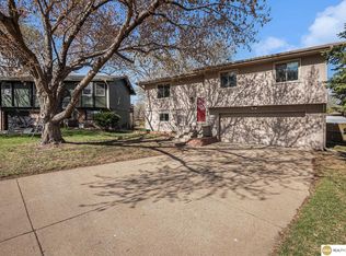 6011 N 106th Cir, Omaha, NE 68134
