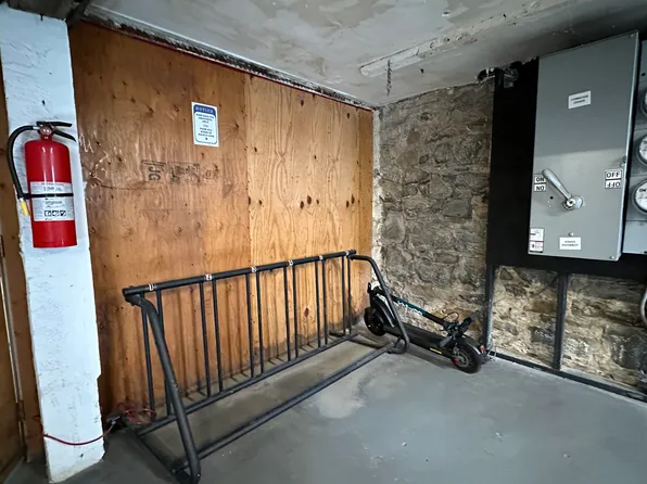 275 Webster Avenue image 10 of 13