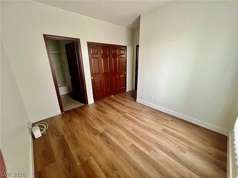1324 Sun Village Ave — Photo 24