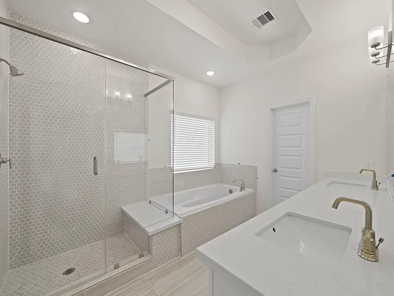 13305 Moncloa Dr — Photo 18