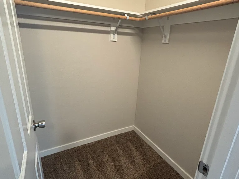 1427 Playford Ln — Photo 15