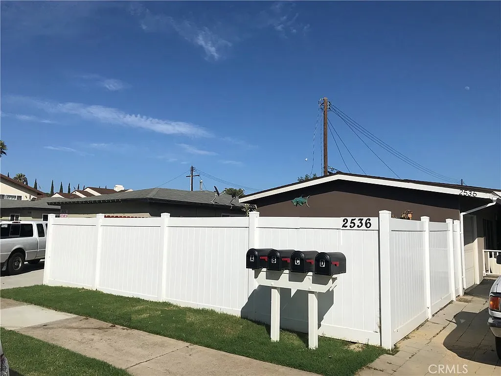 Building Photo - 2536 Orange Ave #E