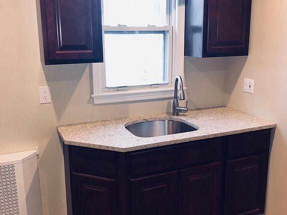 4th image of 808 Fenworth Blvd