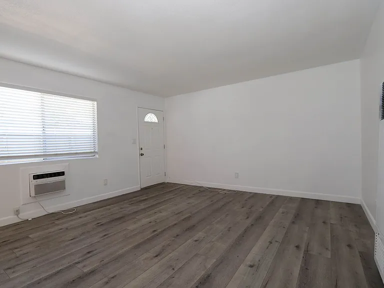 460 Vista Ave — Photo 6