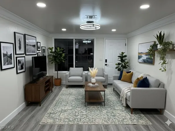 5219 Treetops Dr #I, Naples, FL 34113