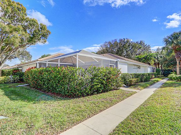 2nd image of 9201 Chapman Oak Court