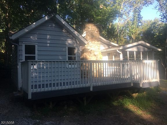 4th image of 913 Edgewood Dr