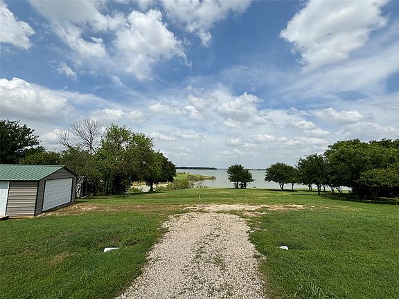 3rd image of 1116 Loneta Ln