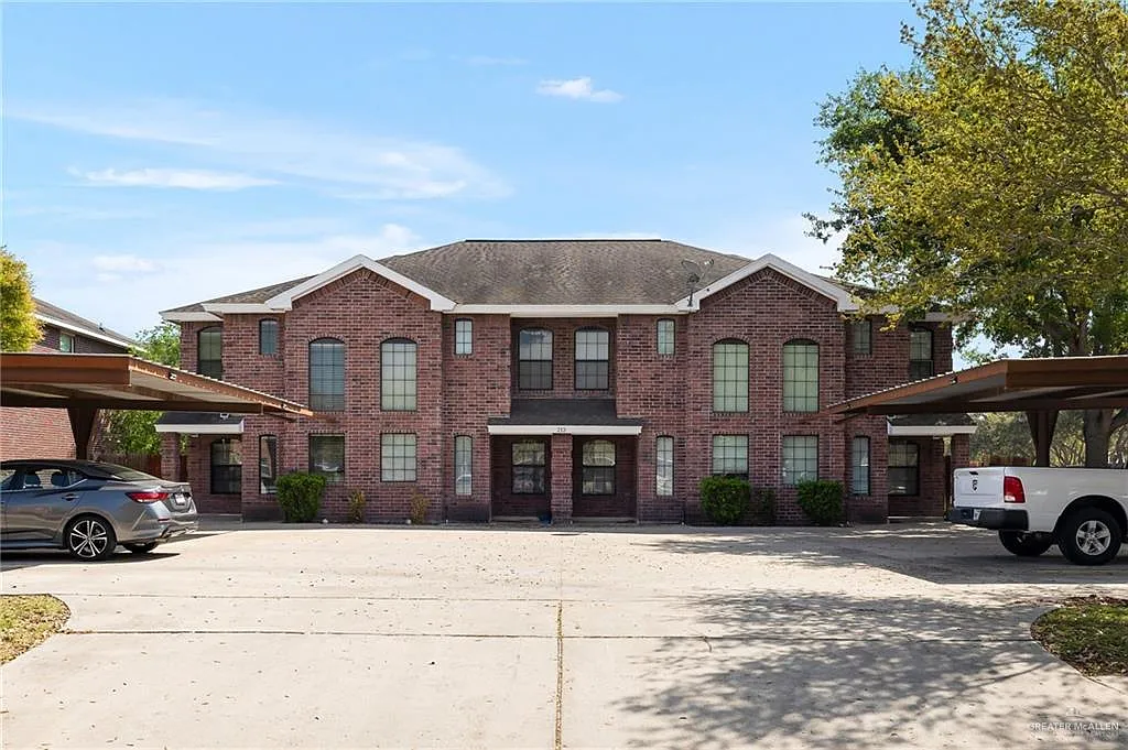 2 bed, 2.5 bath, 1225 sqft, $1,350 — Photo 1