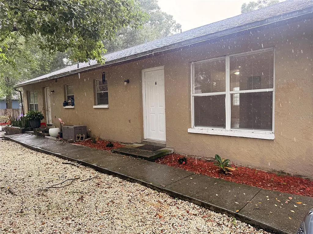 2 bed, 1.0 bath, 884 sqft, $1,550 — Photo 2
