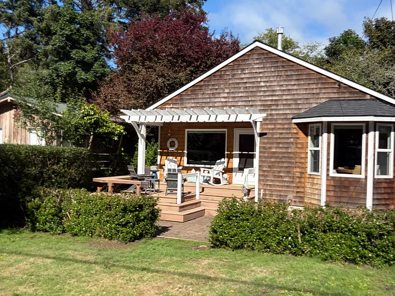 639 N Laurel St — Photo 25