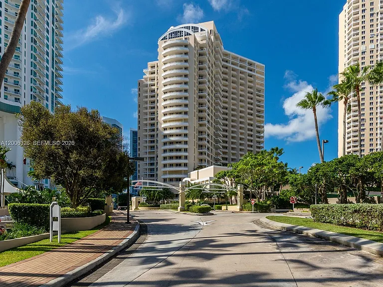 888 Brickell Key Dr #2112 — Photo 32