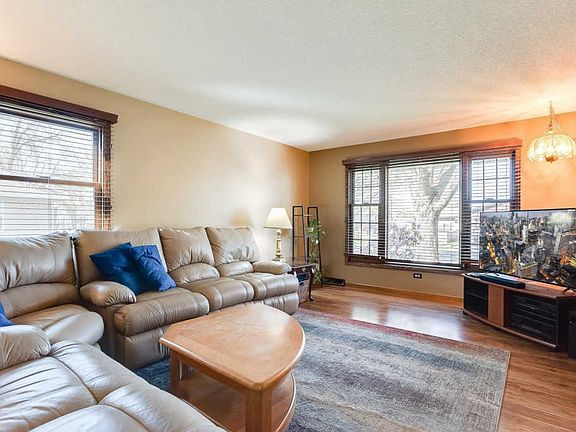 4th image of 111 Olive St
