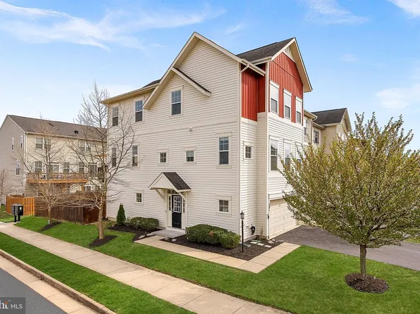 201 Arrow Crown Ct, Stephenson, VA 22656