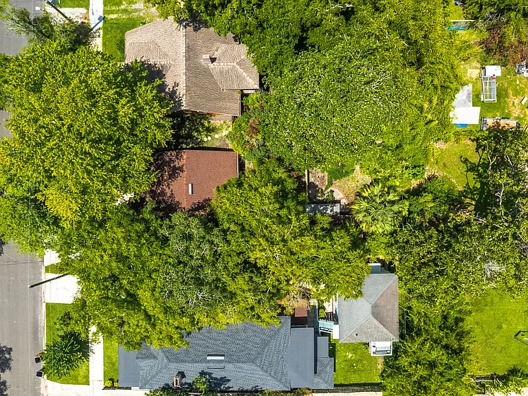 2039 Dellwood Ave — Photo 15