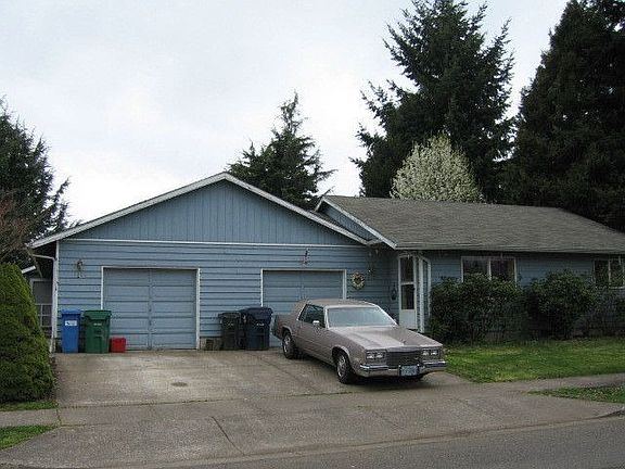 Only Shared Walls are the Garage