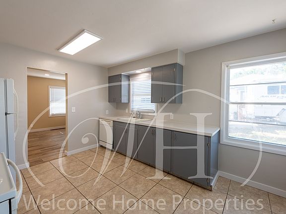 4th image of 942 Frazier Dr Unit A
