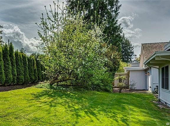 5th image of 2108 92nd Ave NE