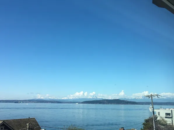 4224 Beach Dr SW APT 203, Seattle, WA 98116
