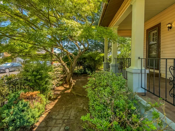 7418 SE Insley St, Portland, OR 97206