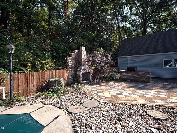 70785 Sunrise drive backyard patio and o