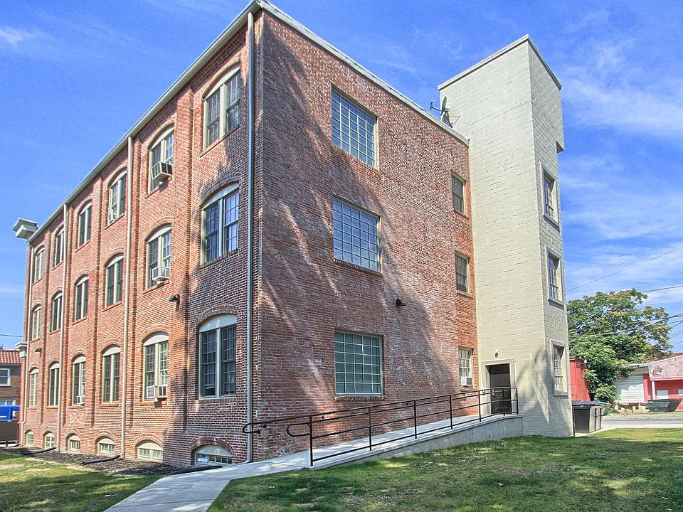 2nd image of 1841 N 3rd St APT G04