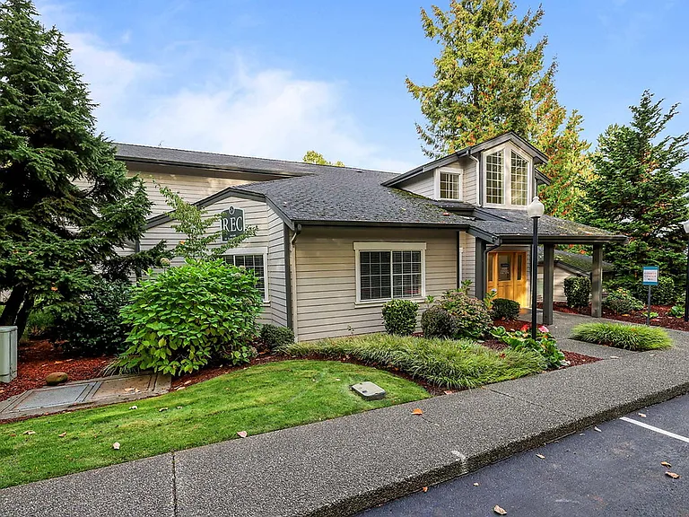 Sammamish View — Photo 36