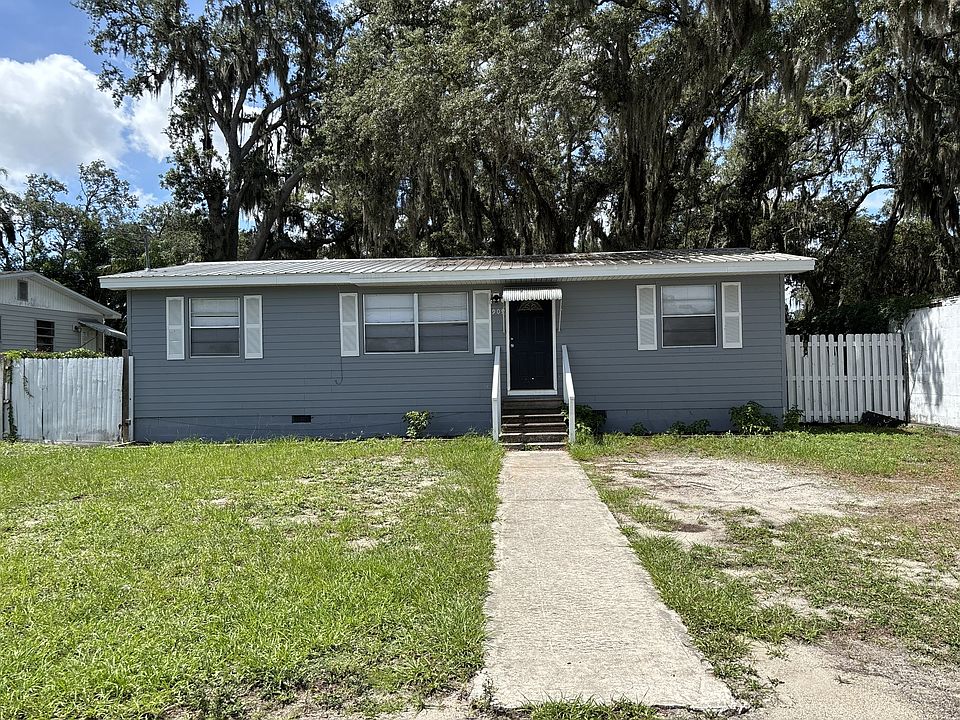1st image of 909 W Circle St
